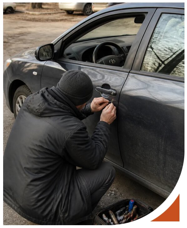 Профессиональное вскрытие автомобиля Тойота без повреждений в Краснотурьинске